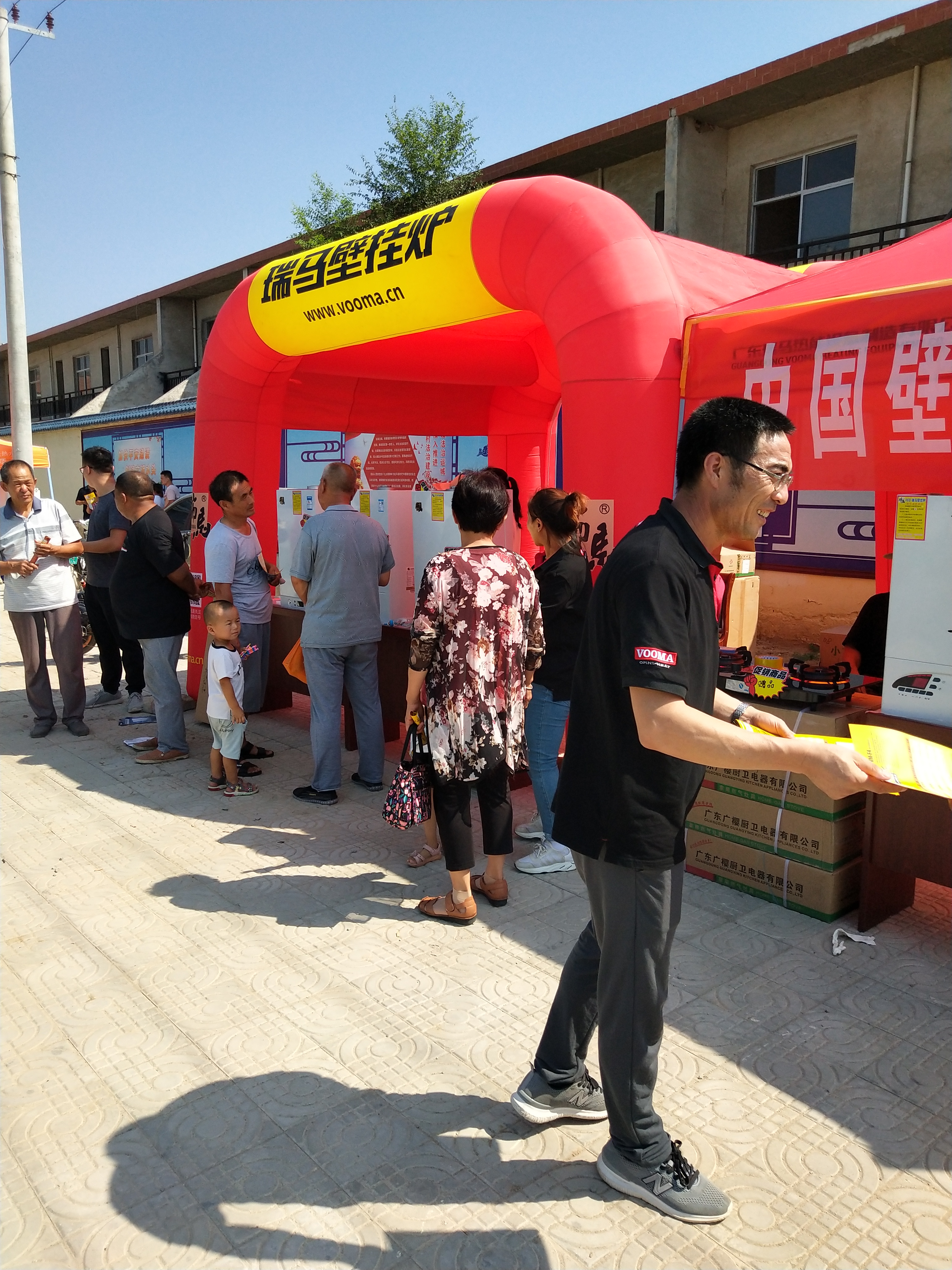 瑞馬壁掛爐日銷量過百，場(chǎng)面火爆！